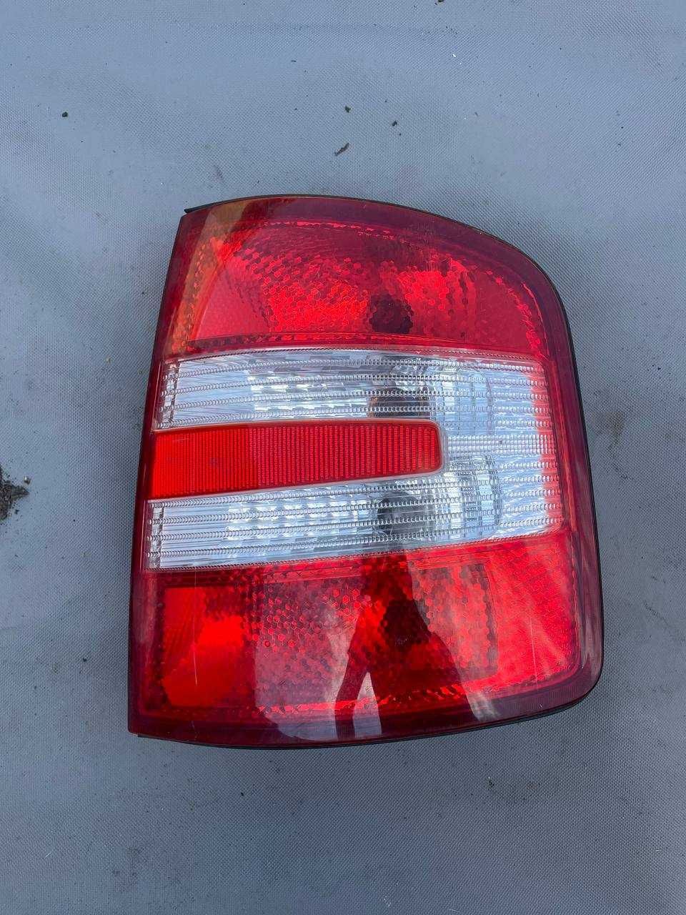 Задній правий  стоп фонарь,стопи шкода фабія,skoda fabia