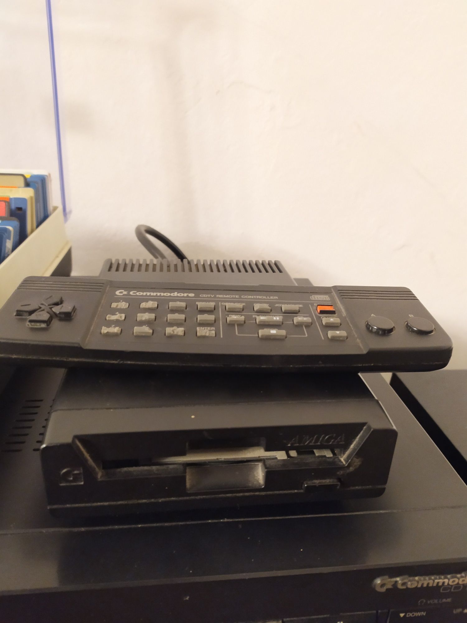 Konsola retro Commodore CDTV + Amiga