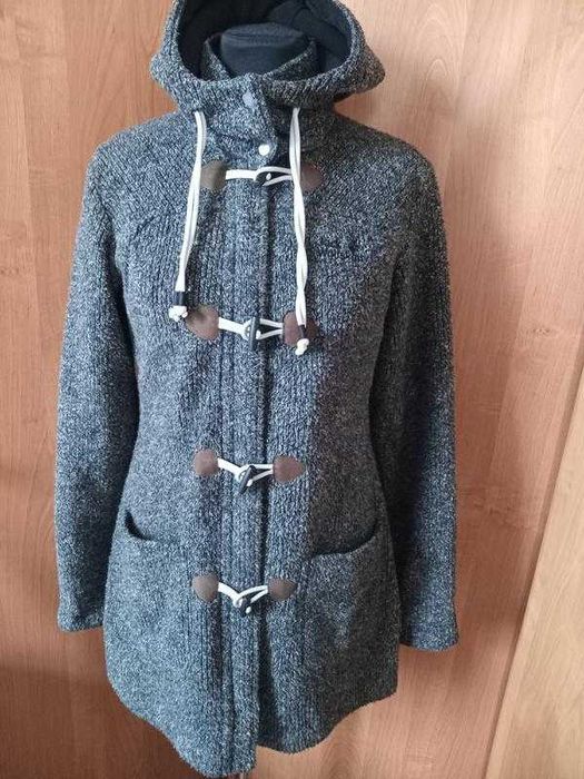 кофта теплая розмір s бренда 
Jack Wolfskin