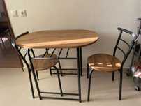 Mesa com 2 cadeiras