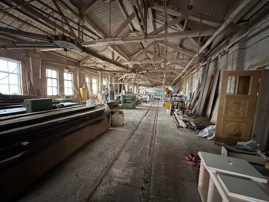 Продається ТЗОВ " Іршавська меблева фабрика"