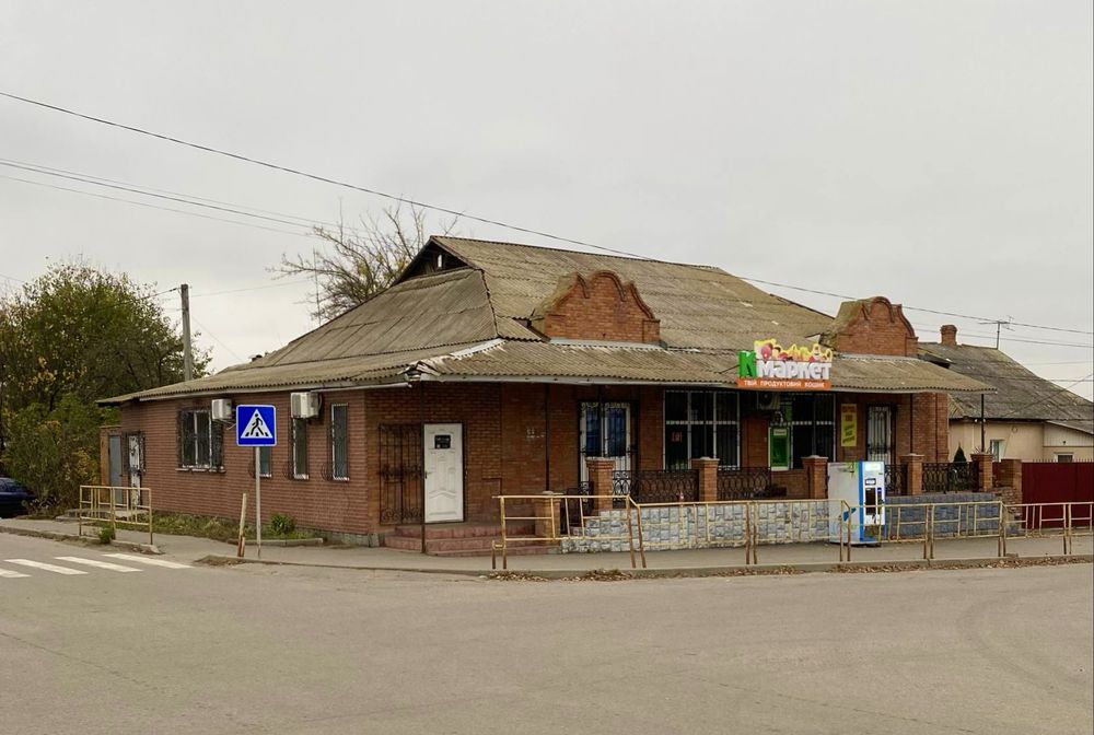 Оренда комерційного (магазинно-торгового) приміщення — 141 м²