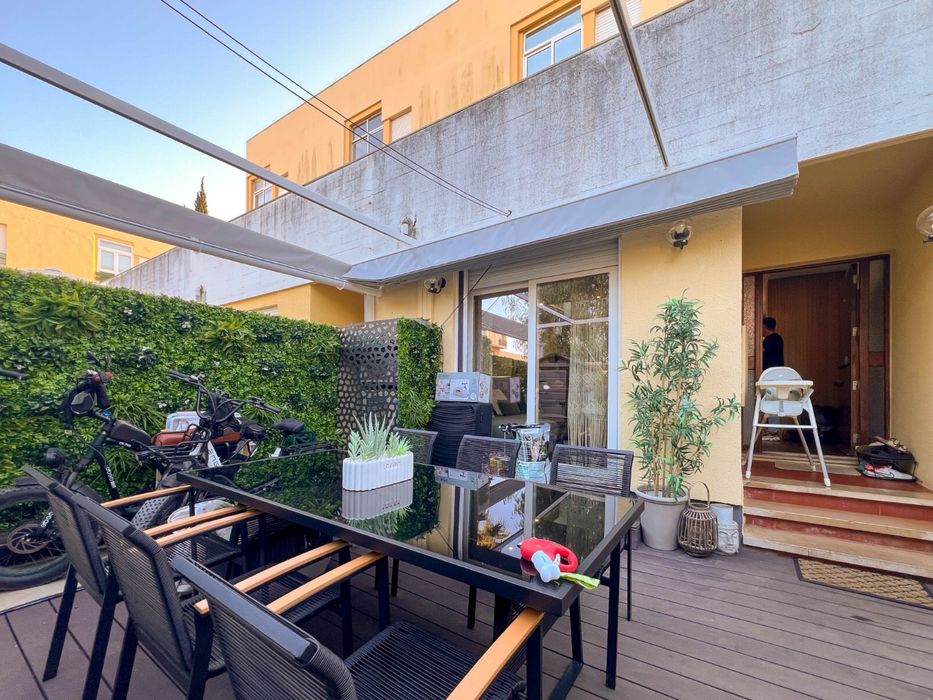Vendo T2 totalmente remodelado em condominio com piscina em Vilamoura