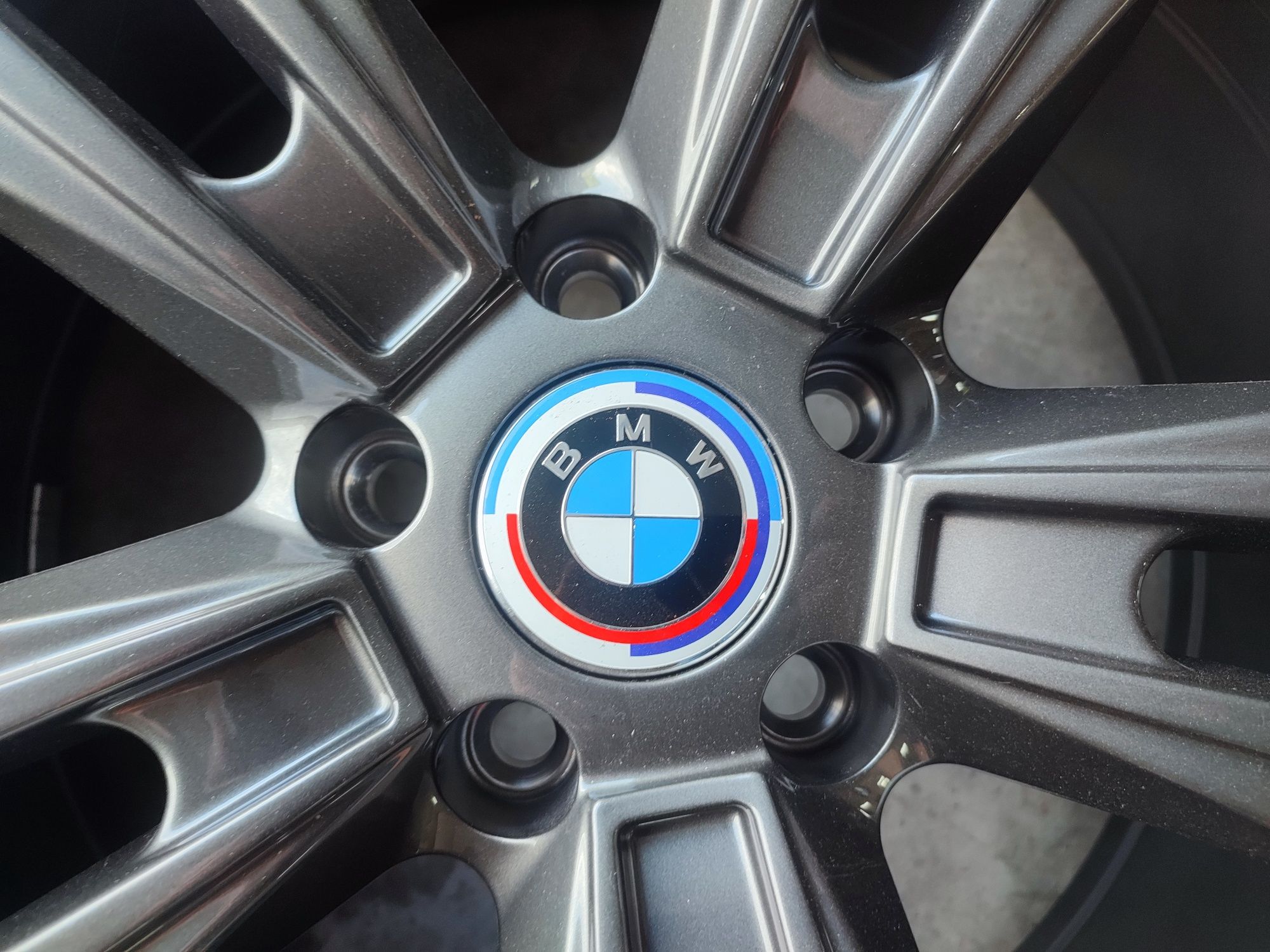 Nowe koła BMW X1 X3 X3 235.45.19 5-120. ET 49 opony Continental