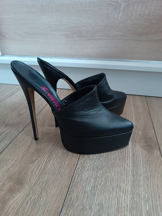 Czarne wysokie szpilki