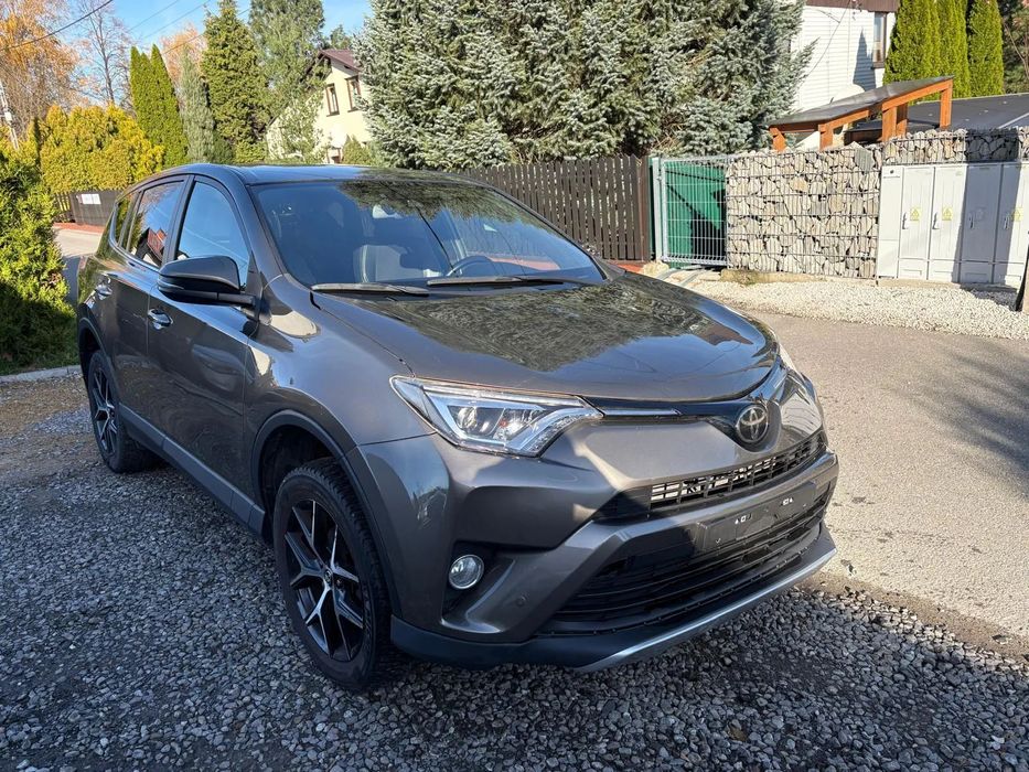 Toyota RAV4 2.0 D-4D 98 tyś km 2 Kluczyki Kamera