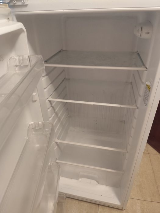 Frigorífico em ótimo estado de funciona(geladeira)mento