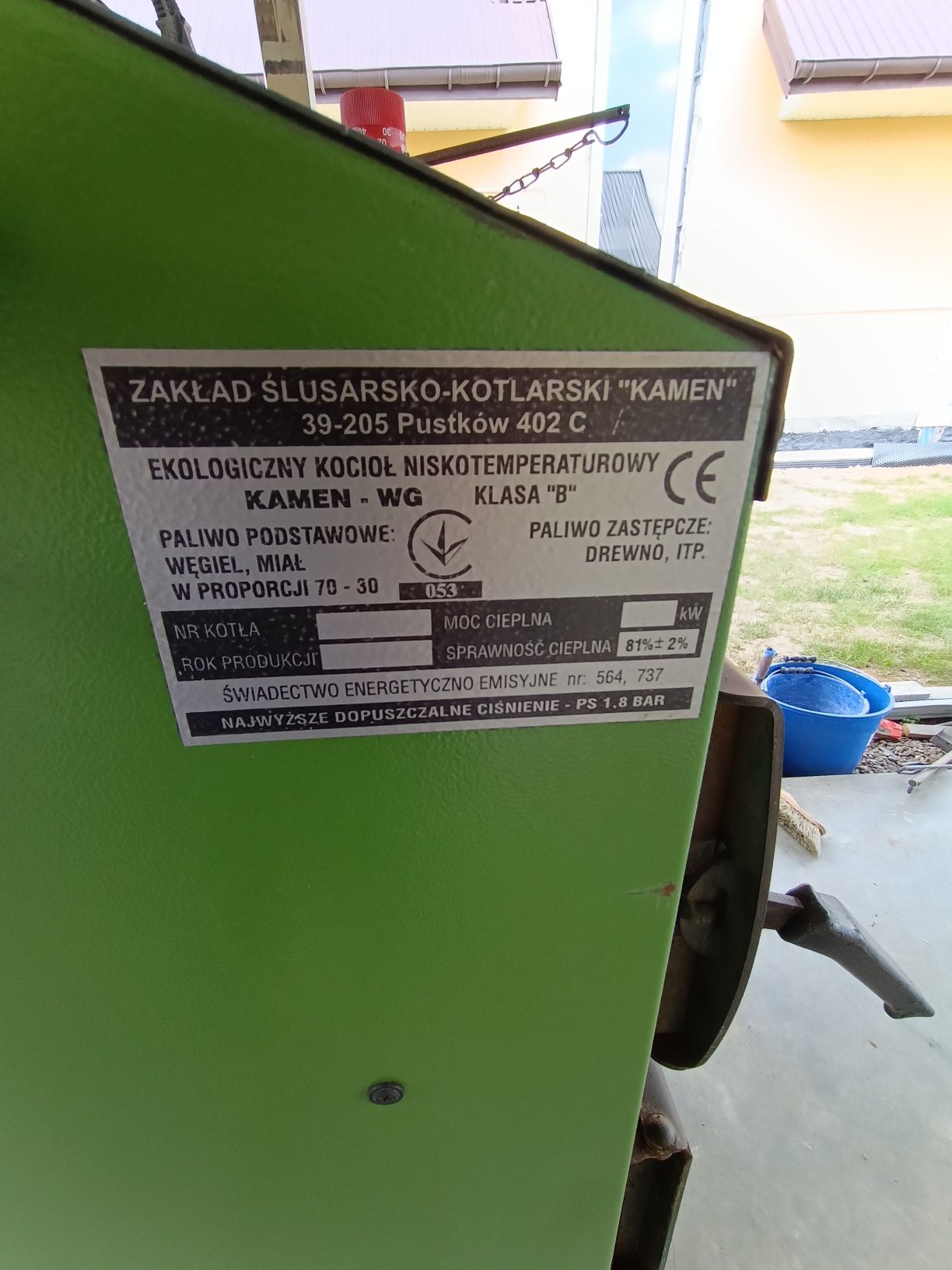 Piec na części paliwo stałe