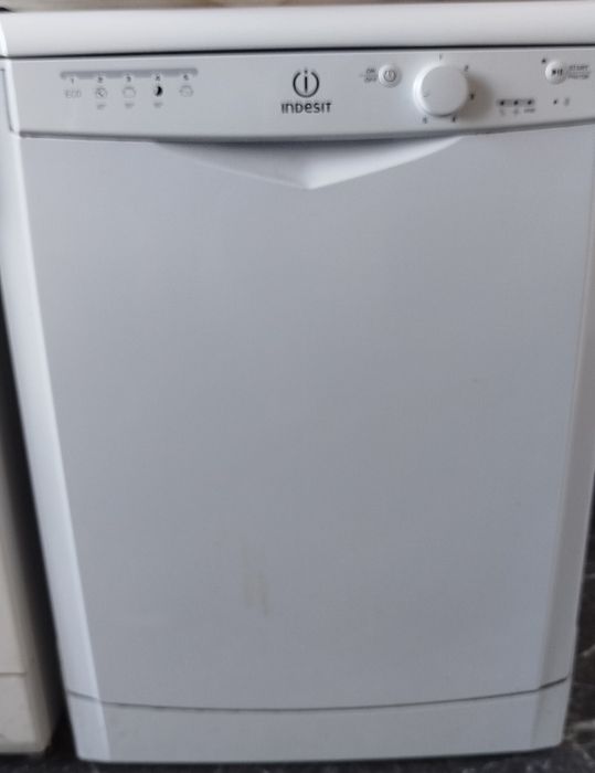 Vendo essa máquina de lavar louça, leia a descrição atentamente.