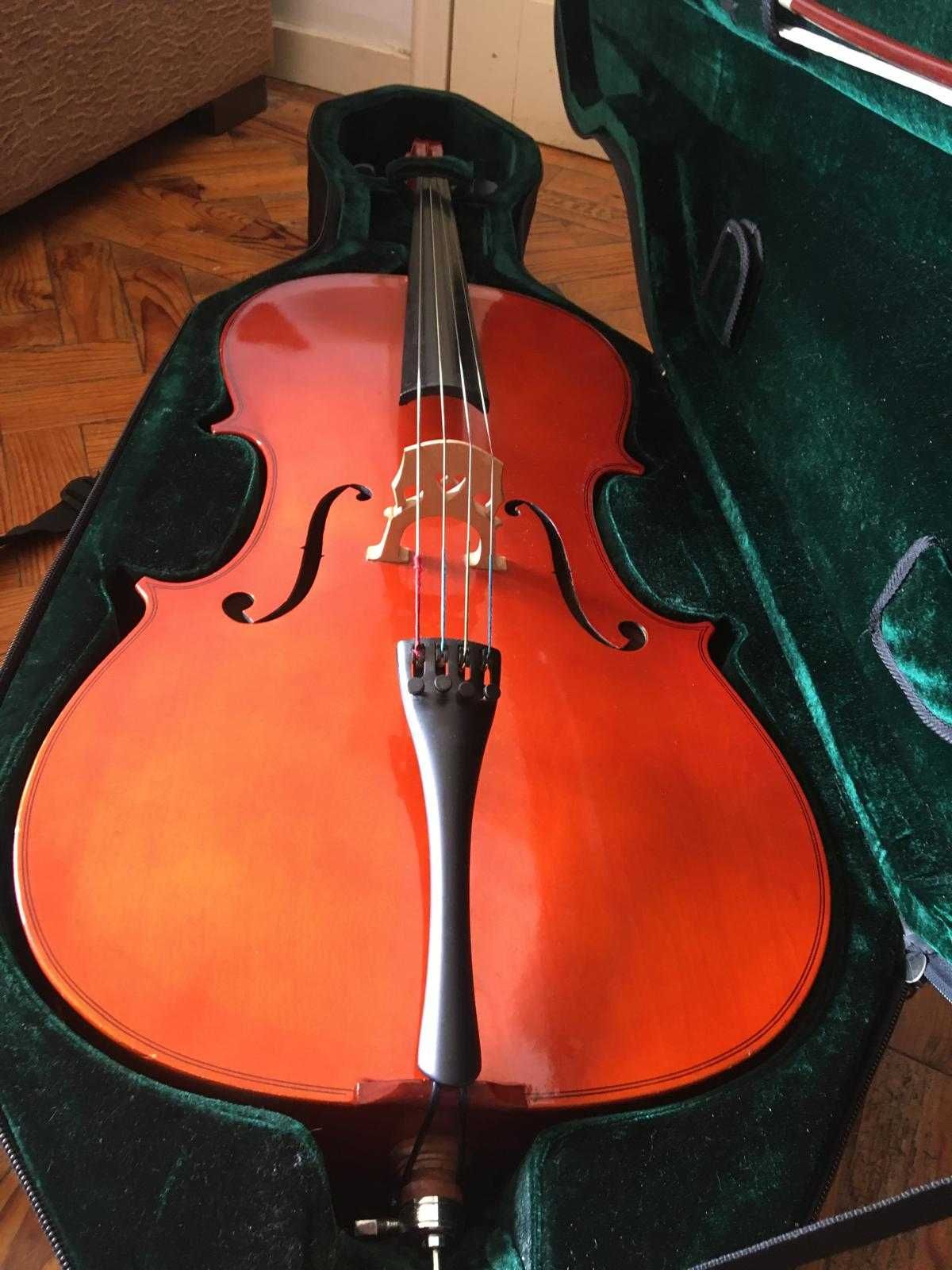 Violoncelo 3/4 Hudson, em muito bom estado de conservação