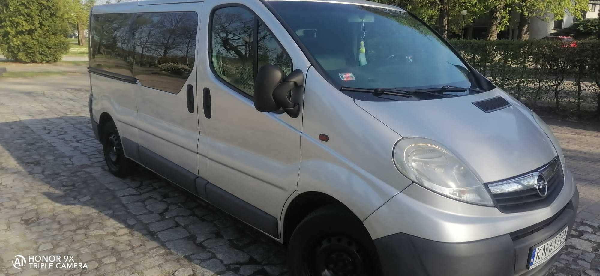 Wynajem busa 9 osobowego