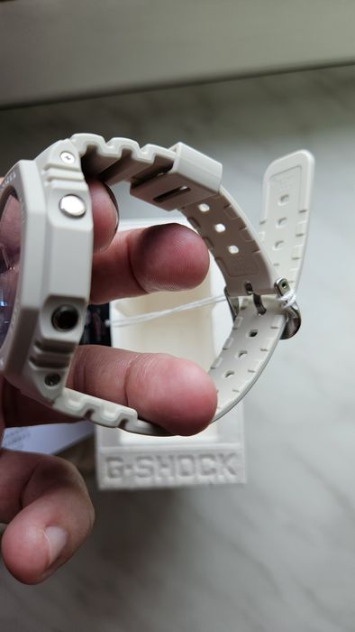 Zegarek Casio G-SHOCK octagon GA-2100AS. Nowy nie używany.