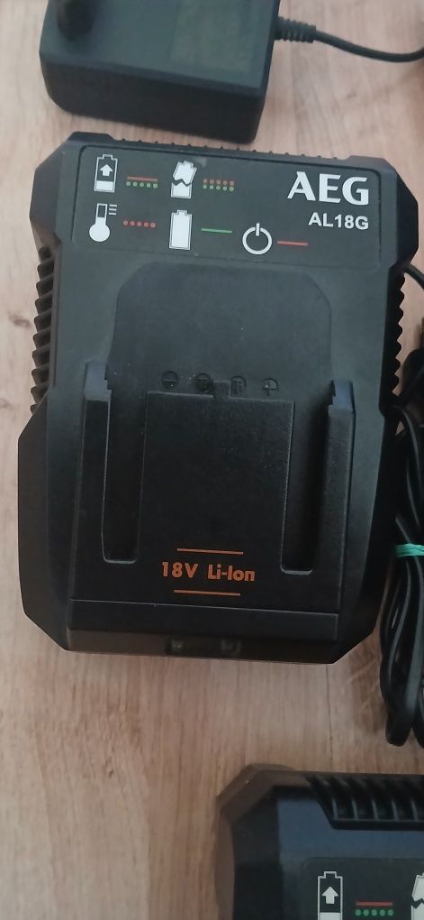 AEG Ładowarki do elektronarzędzi