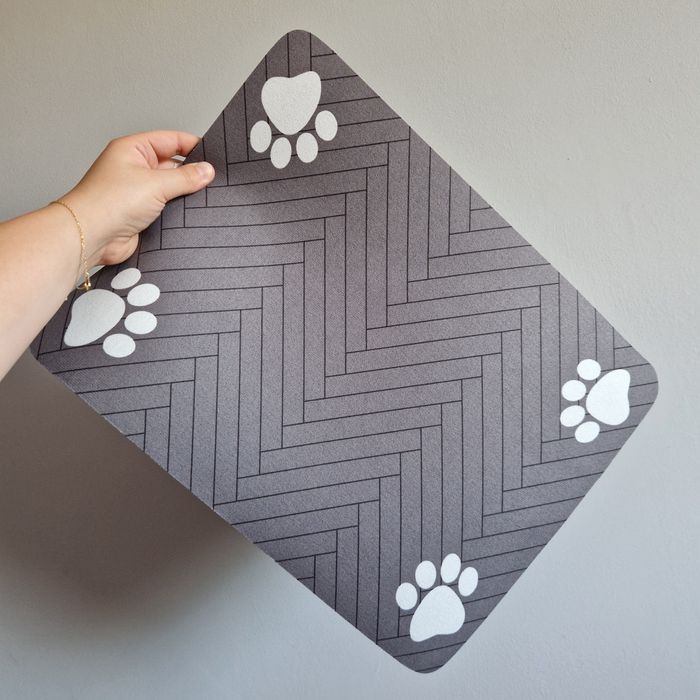 Mata pod miski wodoodporna antypoślizgowa pies łapki czystość