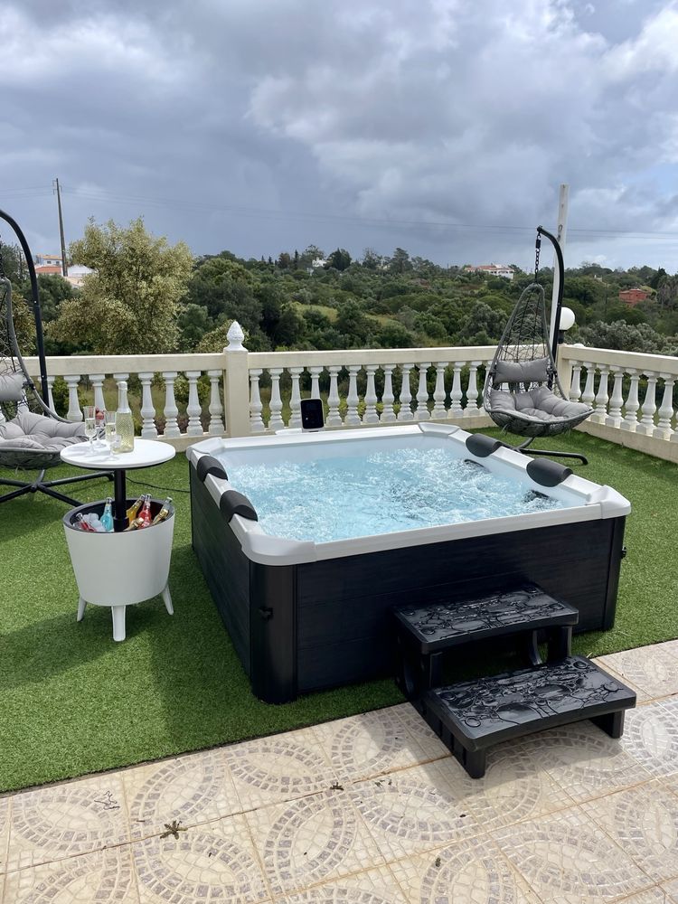 Jacuzzi/ Hot Tub  - Novos