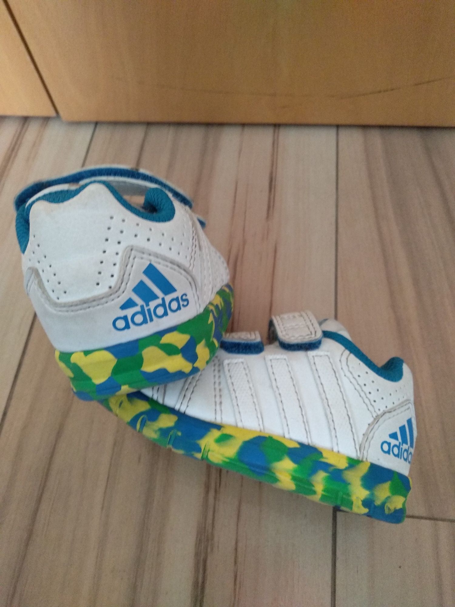 Sapatilhas Adidas 19