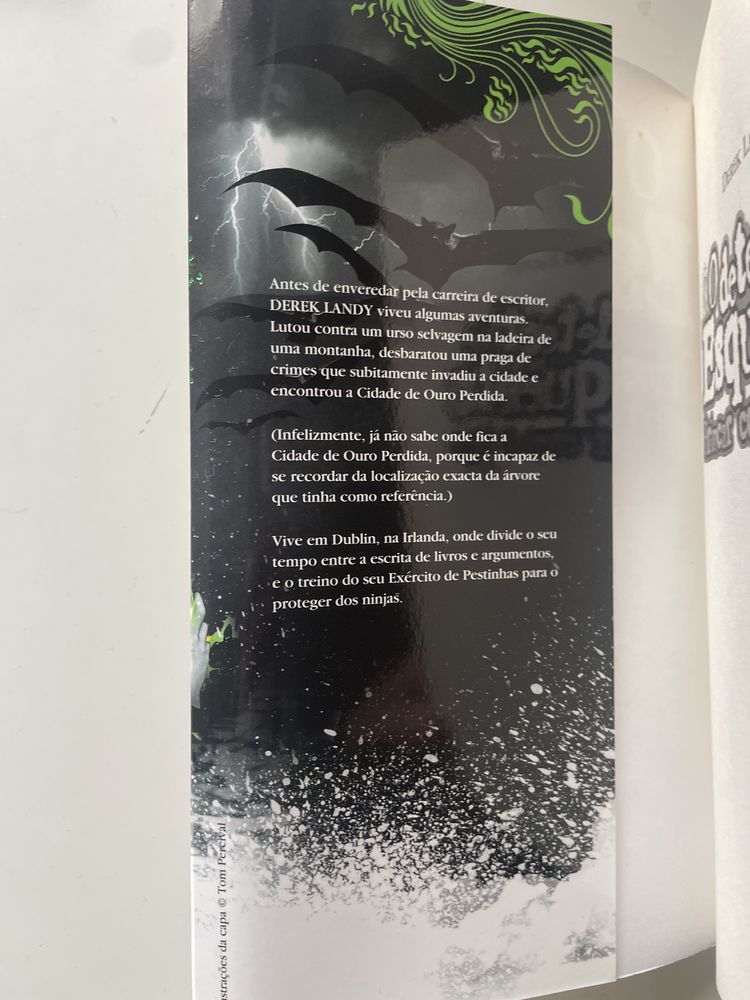 O detective esqueleto, de Derek Landy