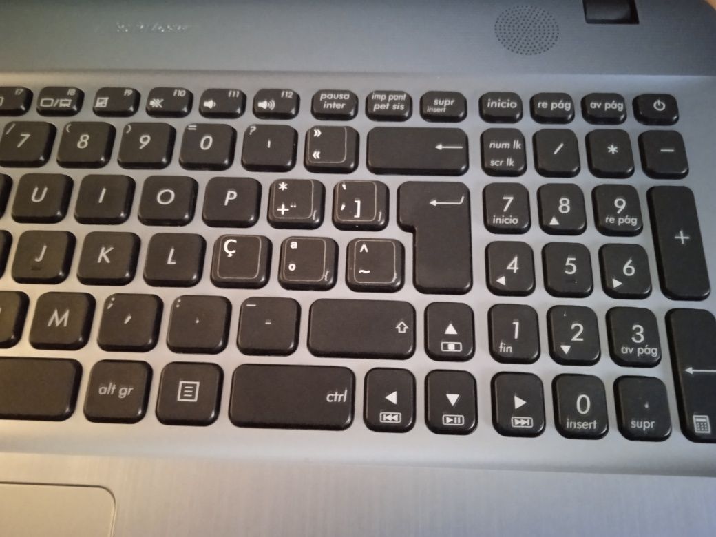 Computador portátil ASUS D541S