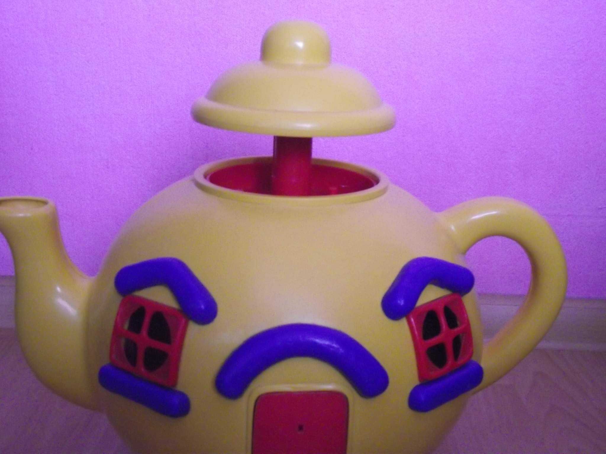 Big Yellow Teapot domek czajnik vintage 80s marki Bluebird