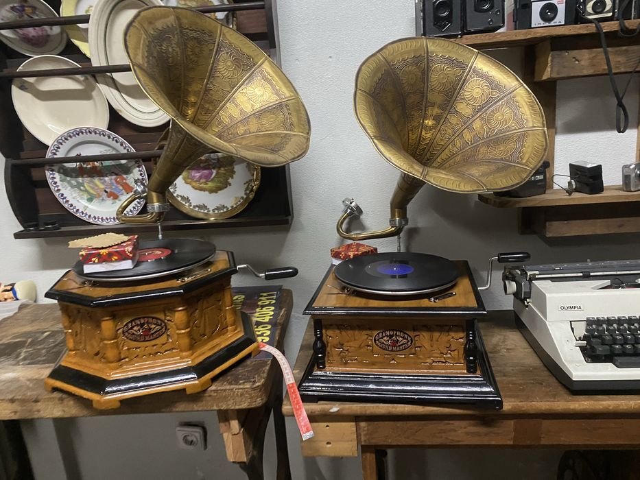 Grafonolas a funcionar, ideais para decoraçao