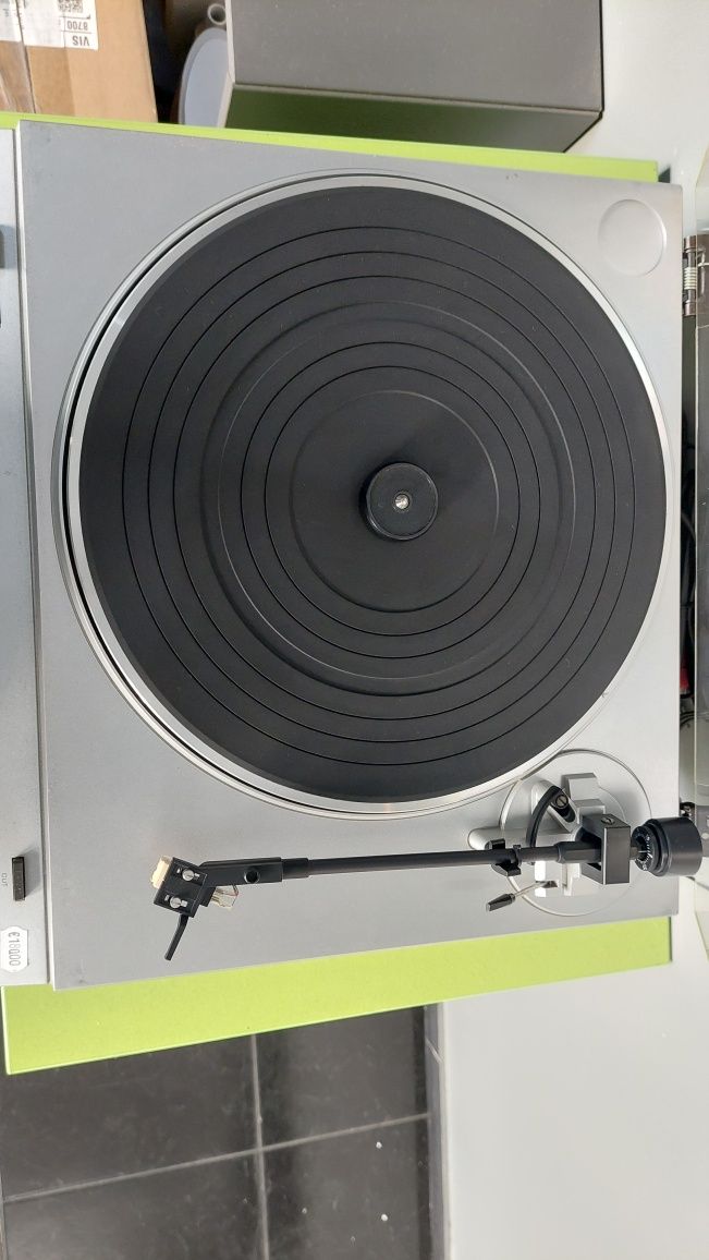 Leitor de Vinil Sharp Turntable RP-155