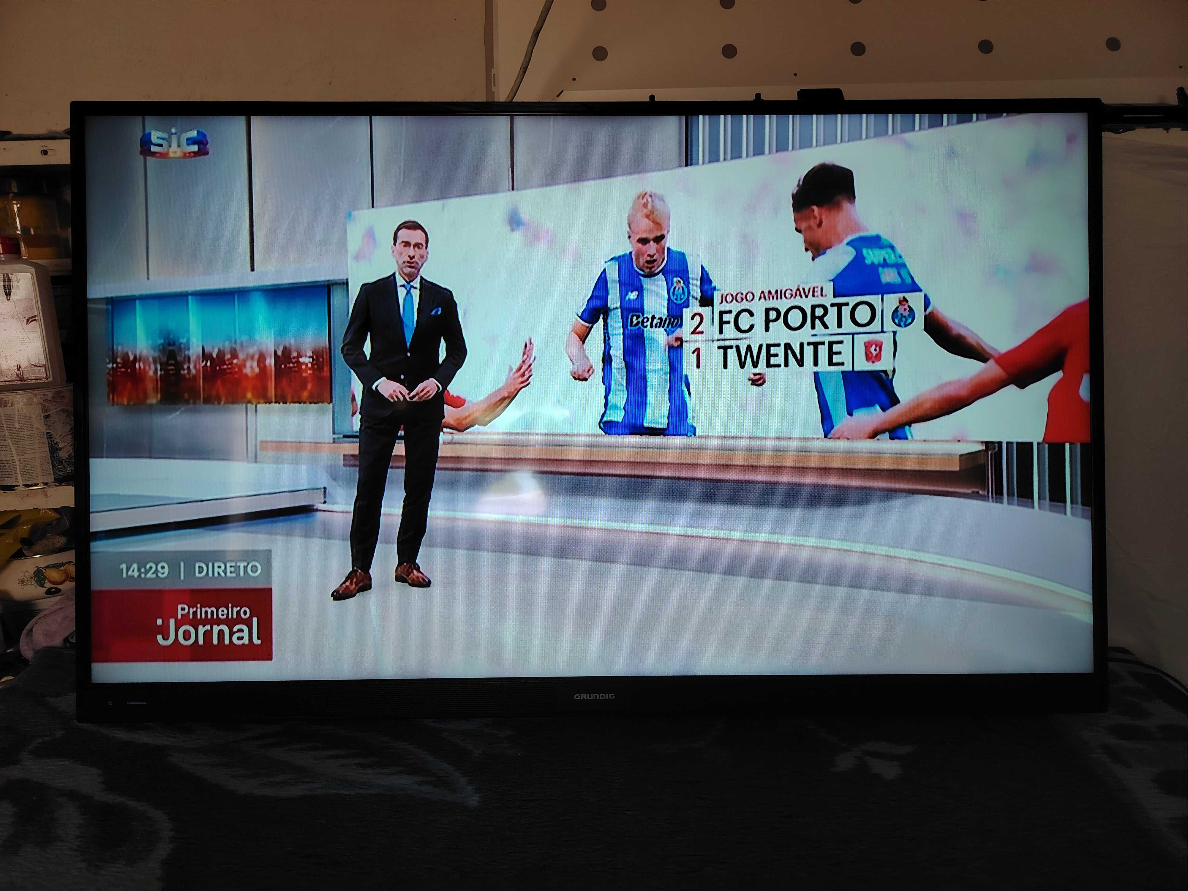 Tv Grundig 48 polegadas led ótima