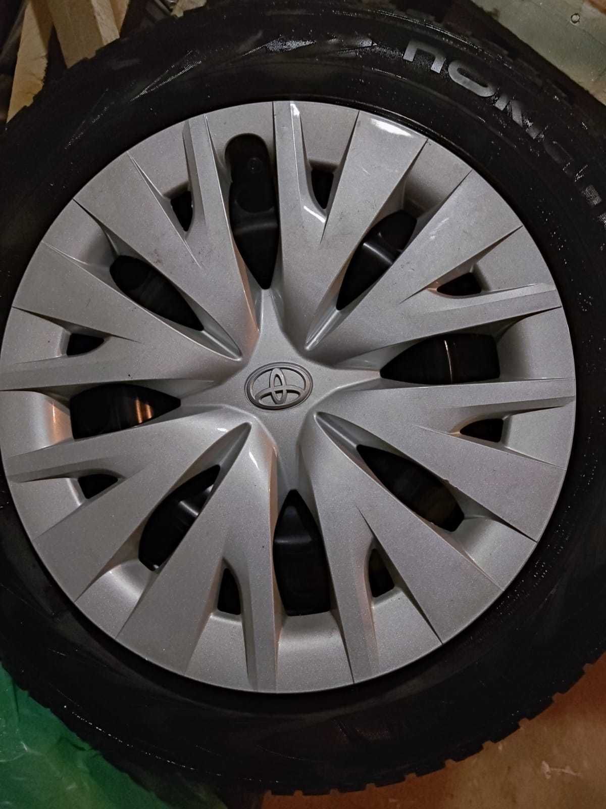 Koła Toyota Yaris Felgi stalowe Opony Nokian 185/65R15 Przebieg 1300km