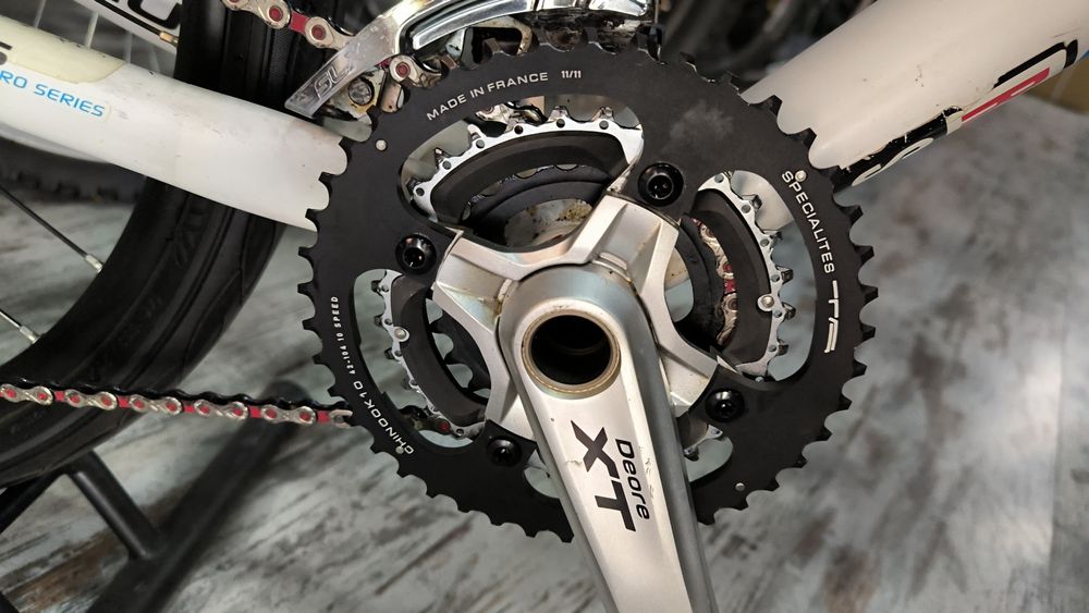 Biciicleta btt por estar m nao tem nada dedicado a estrada cicli