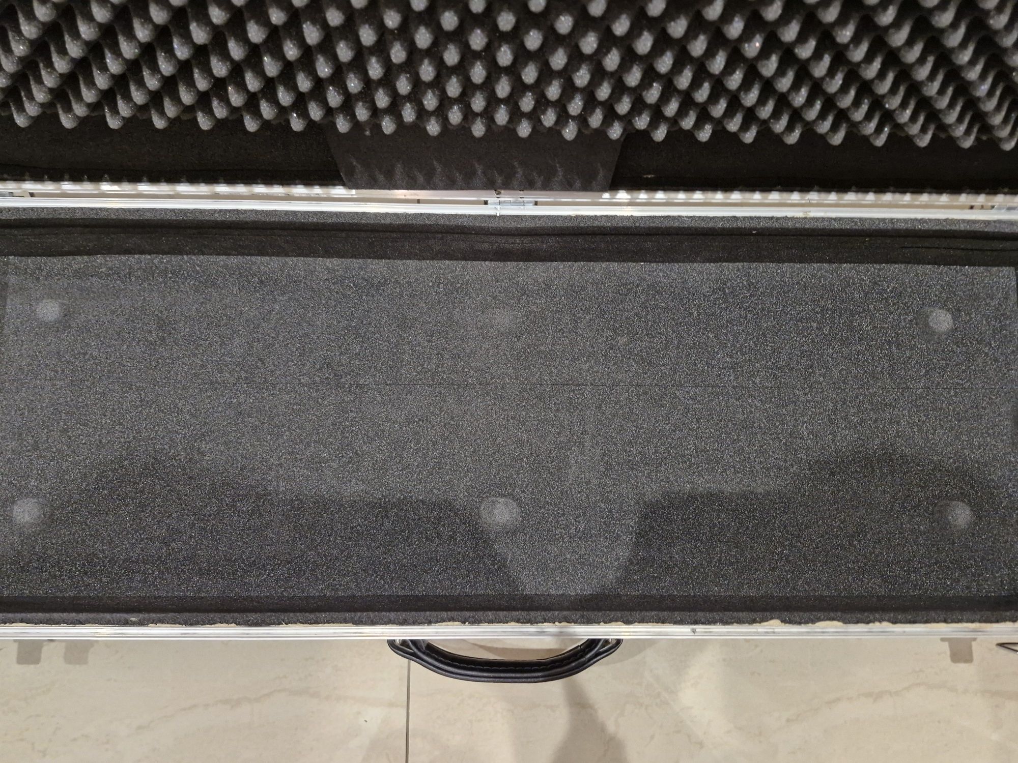 Case twardy Korg Krome 61