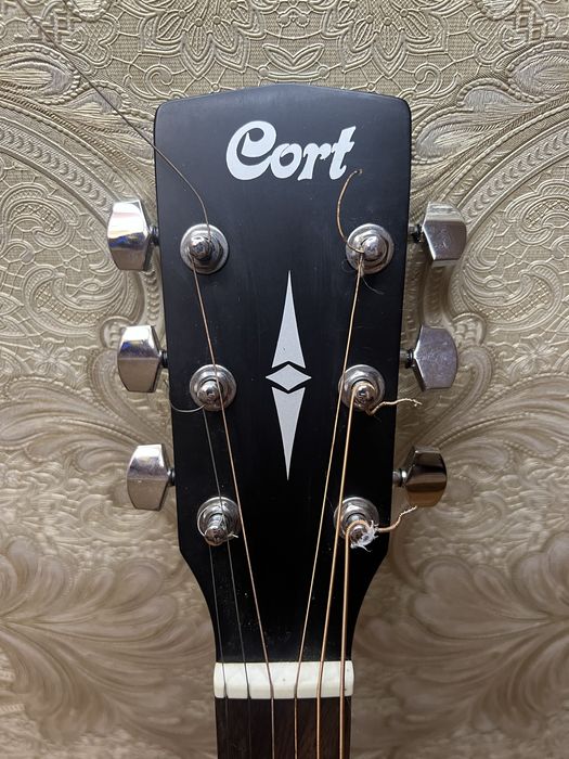Акустична гітара Cort AD810