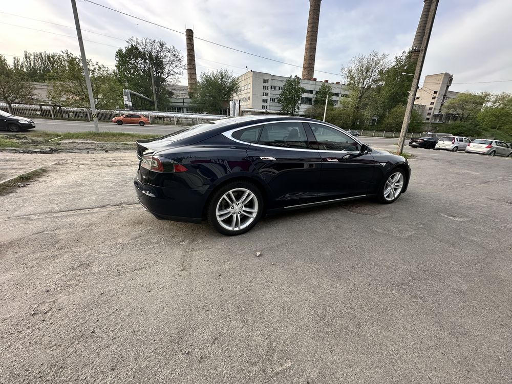 Продам Tesla model s