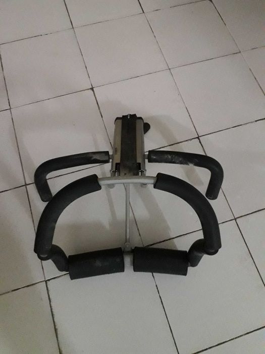 Vendo 2 aparelhos de treino