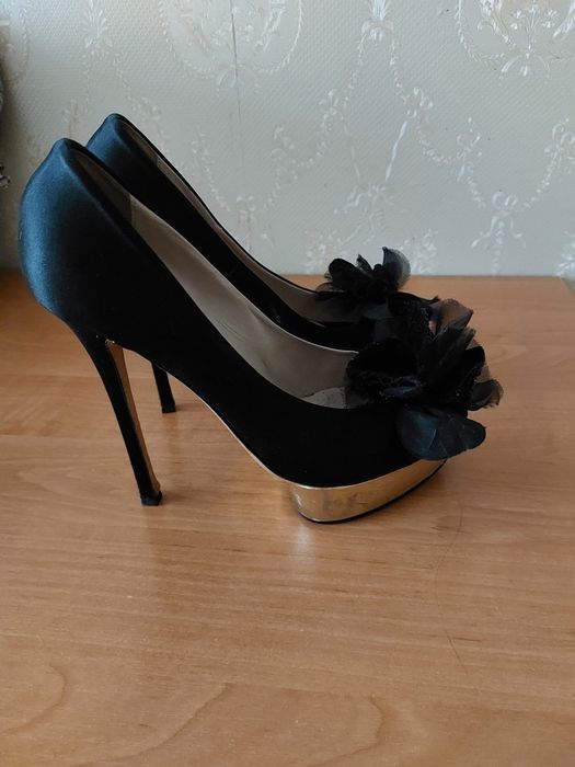 Туфлі на високому каблучку LESILLA made in Italy