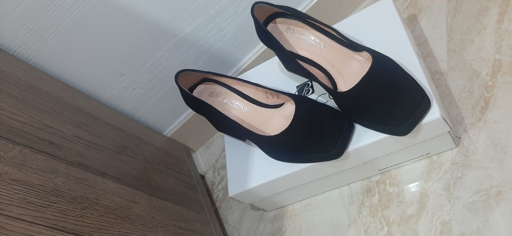 Buty modne  damskie Baldaccini