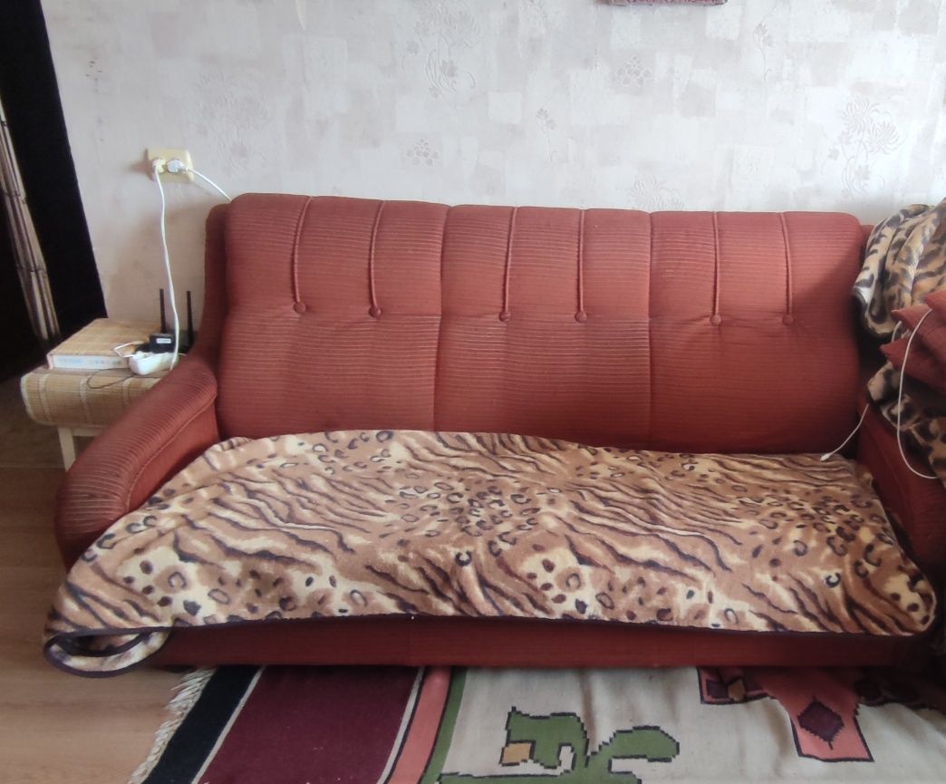 Диван б/у, система розкладачки. Ірпінь. Безкоштовно