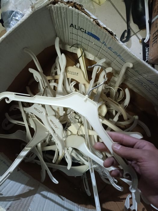 Вешалки для одежды