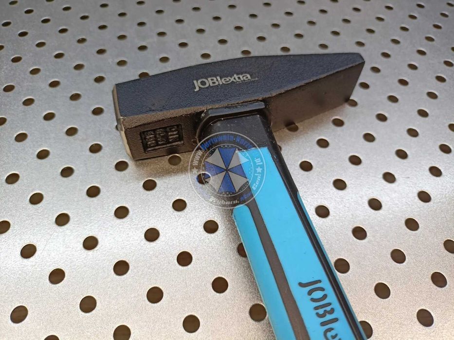 Młotek 0,5kg Młotek ślusarski FIBERGLASS 500g młotek 500g