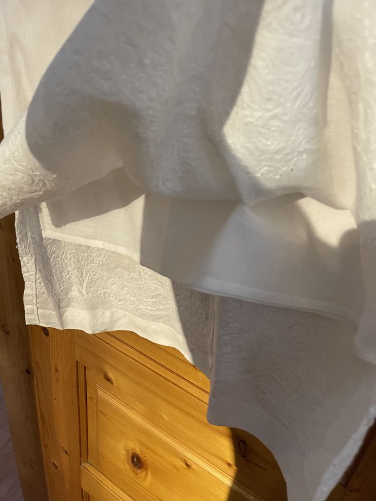 Conjunto de duas saias em linho bordadas tamanho 44/46