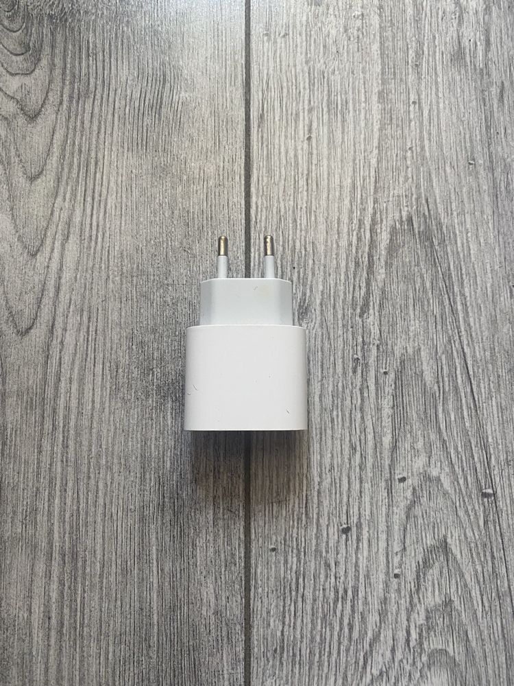 Блок Зарядки Адаптер Apple 20W USB-C Power Adapter