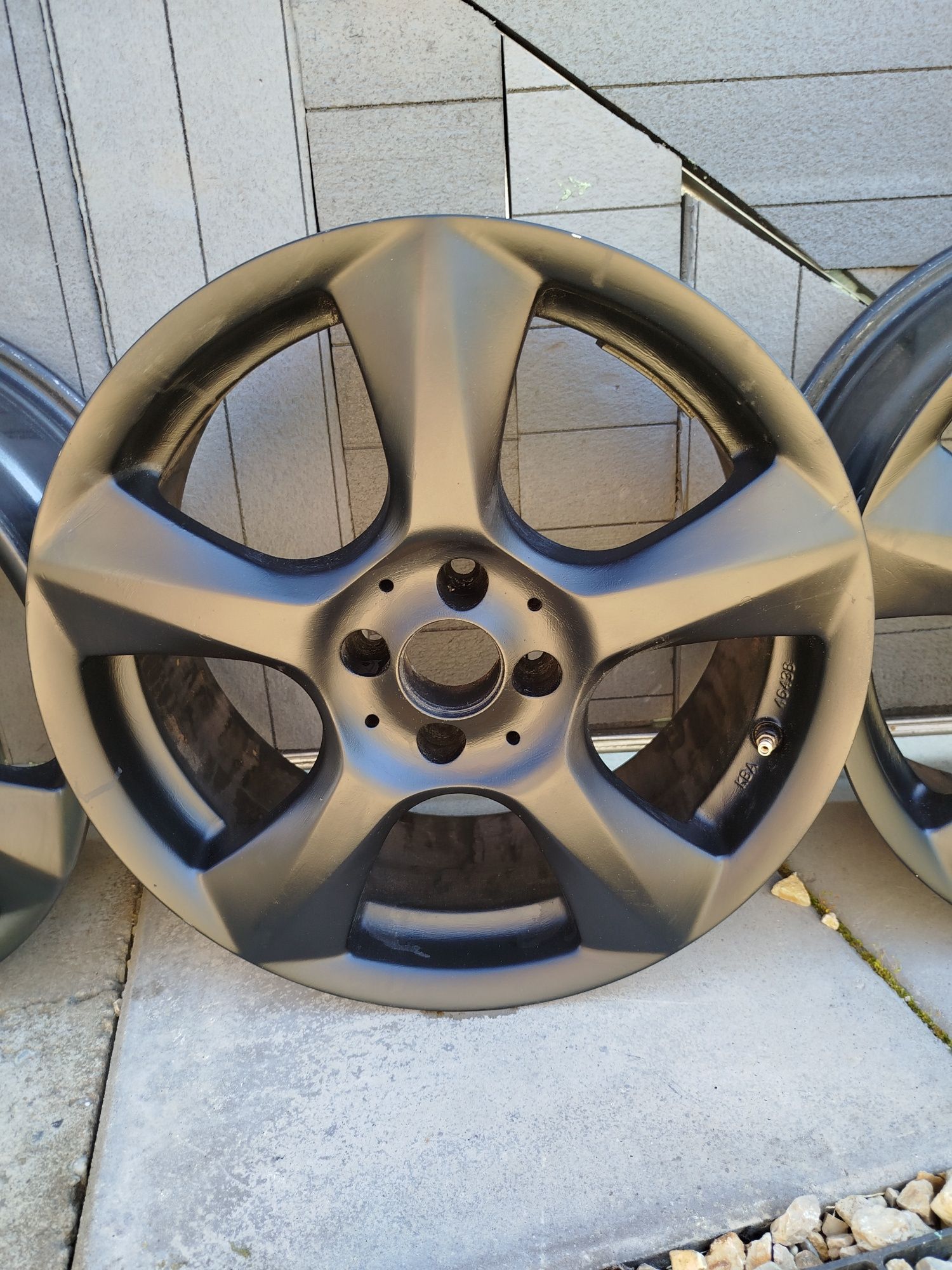 Felgi Aluminiowe 4x100 17 7.5J ET 45 Renault