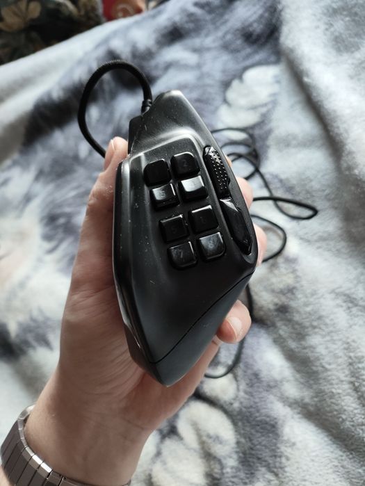 Myszka przewodowa Red Dragon Aatrox M811-RGB idealna do gier MMORPG