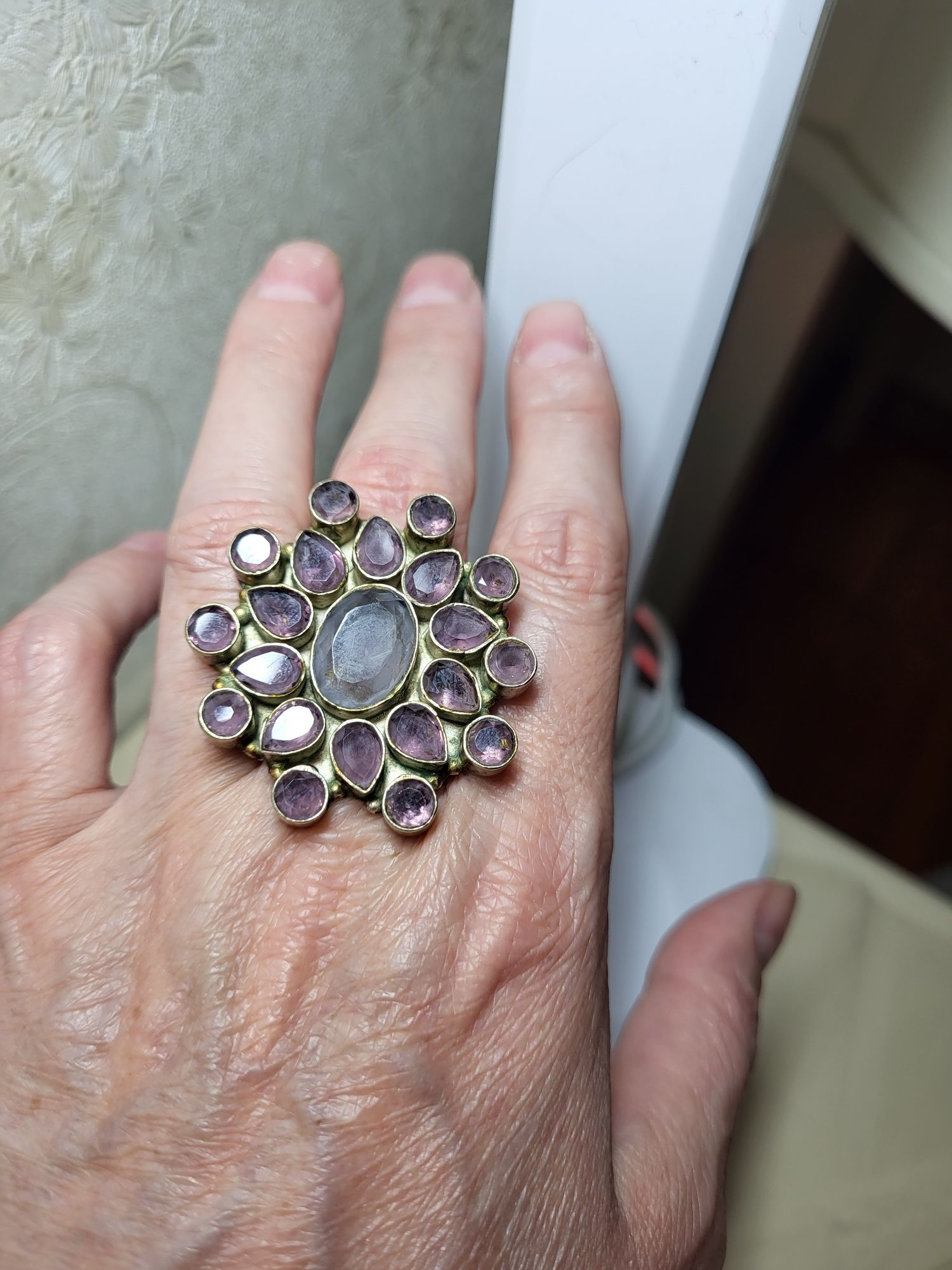 Серебрянное  кольцо с натуральным аметистом