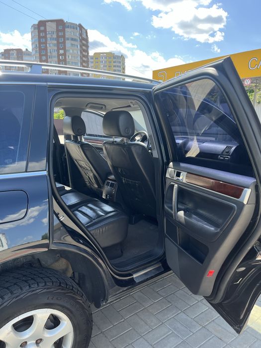 Офіційний Volkswagen Touareg з газом