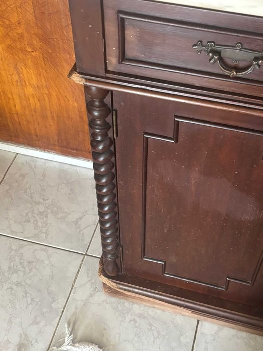 Movel de Madeira com pedra