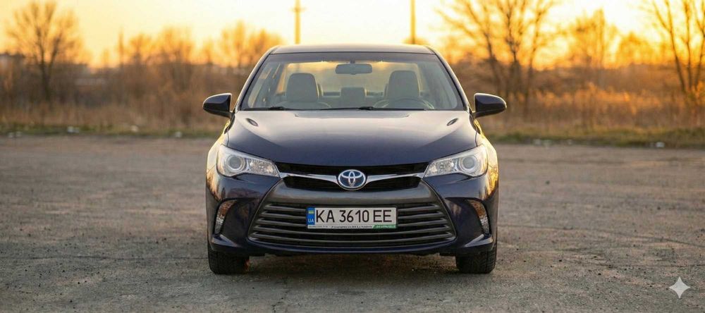 Оренда Авто Київ: Toyota Camry Hybrid / Passat, Газ/Бензин. Власне СТО