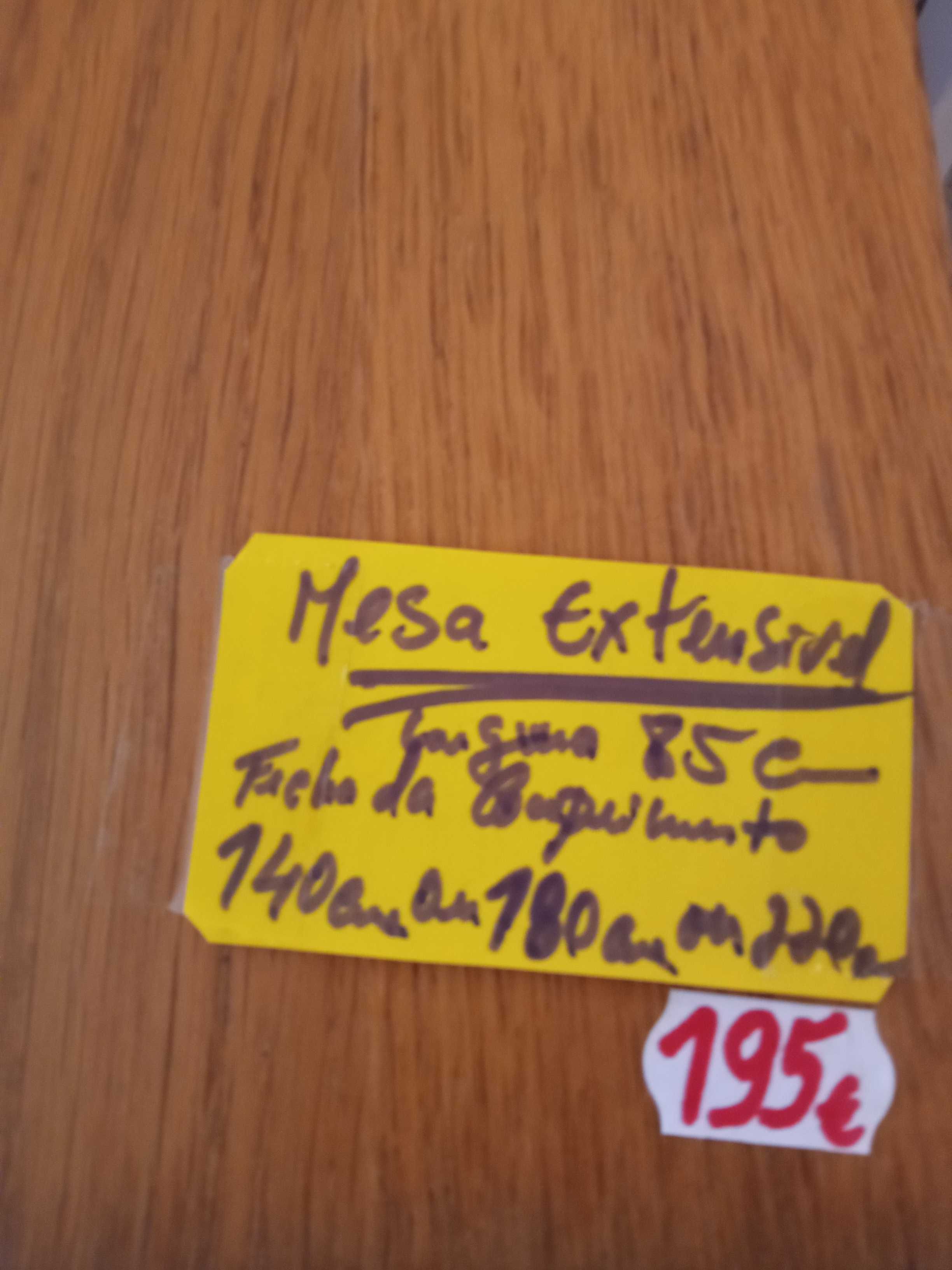 Mesa extensível + 4 cadeiras