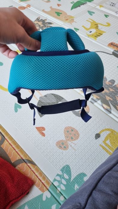 Kask/ czapka ochronny dla dziecka.