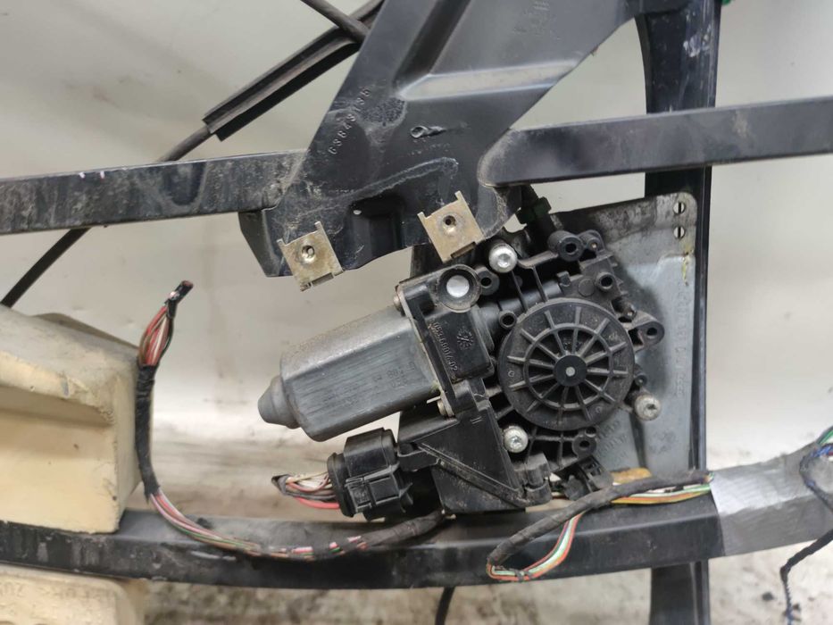 Audi A4 B5 Mechanizm Podnośnik Szyby Lewej Przedniej Lewy Przód
