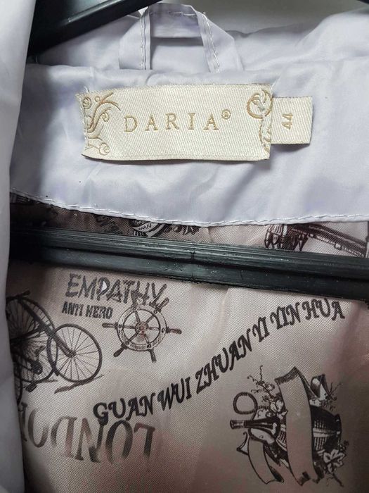DARIA kurtka  bardzo lekka 44