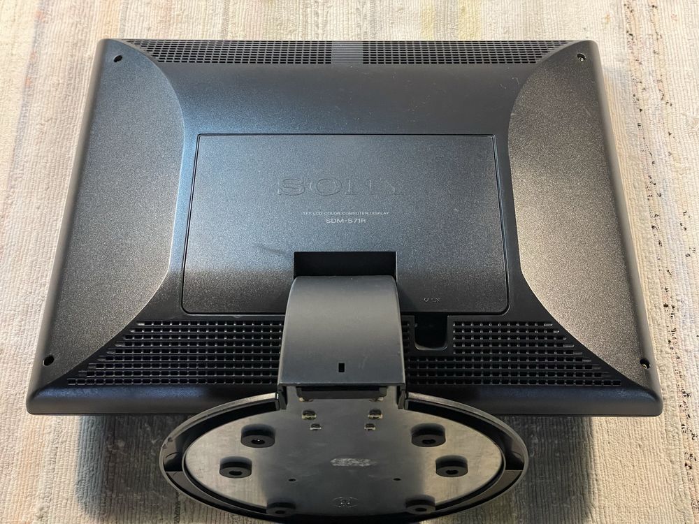Monitor LCD Sony SDM-S71R (Para Peças)